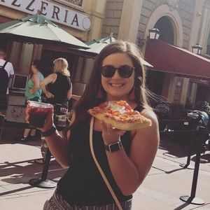 Meet your Posher, Suzanne